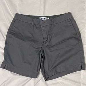 Old Navy Mid Rise Everyday Short in Slate Gray. New w/o tags.